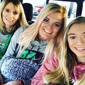 Meet your Posher, Lorisa